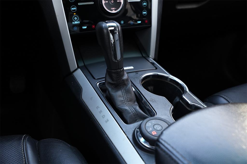 Thumbnail: 2015 Ford Explorer - 14