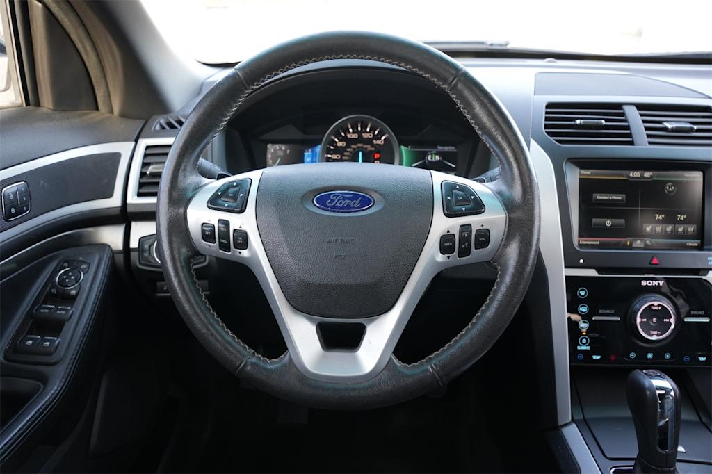 Thumbnail: 2015 Ford Explorer - 7