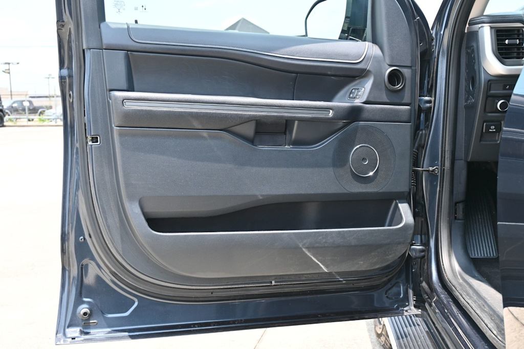 Thumbnail: 2022 Ford Expedition - 25