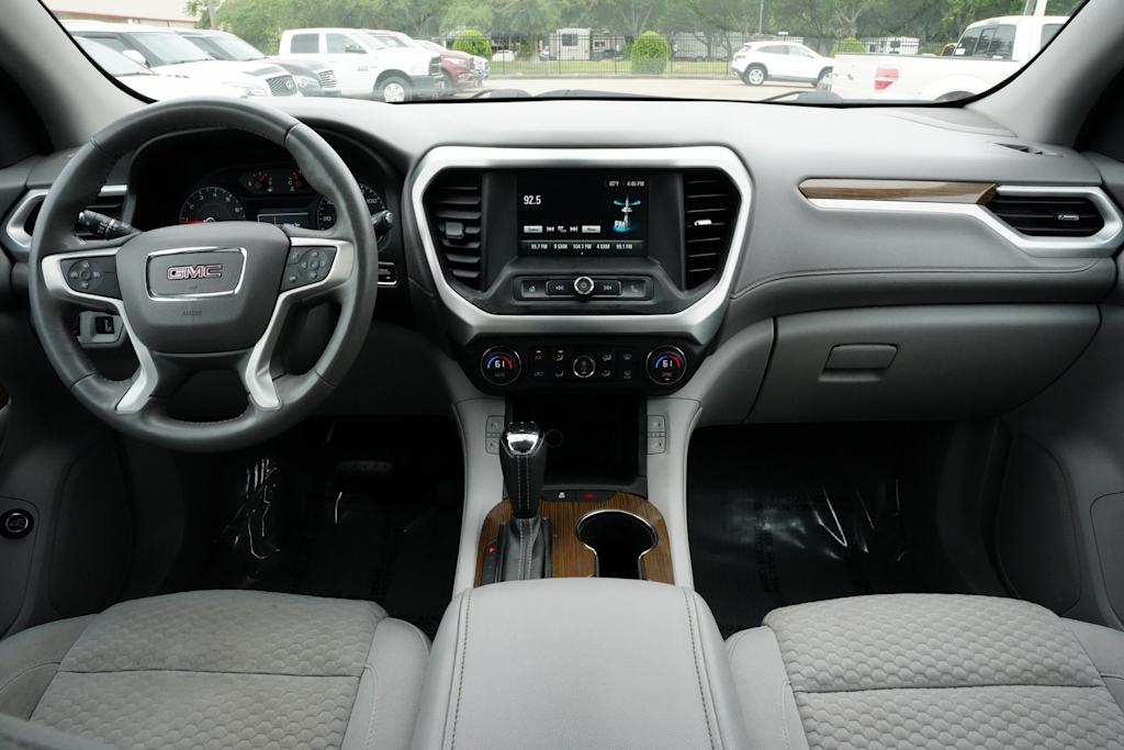 2017 GMC Acadia SLE 2