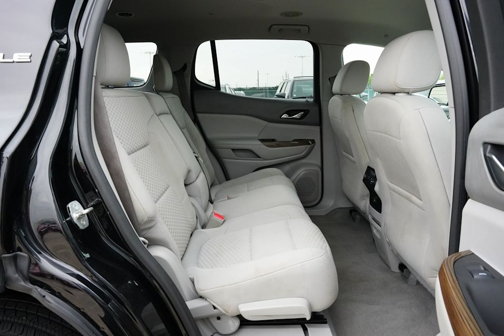 2017 GMC Acadia SLE 25