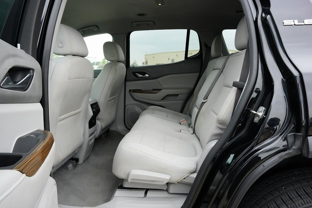 2017 GMC Acadia SLE 13