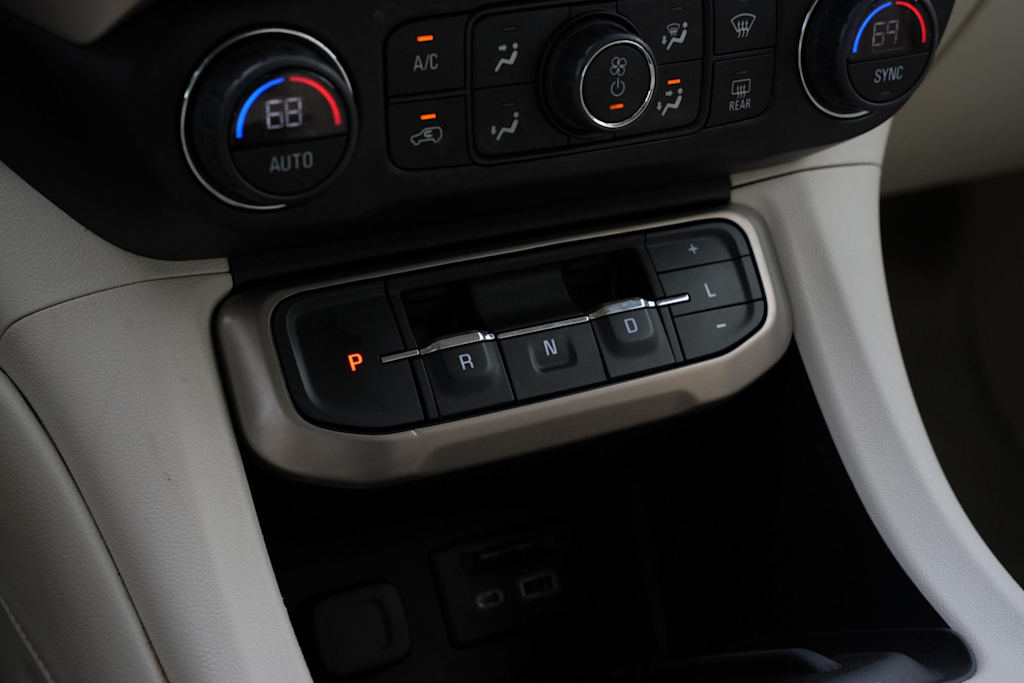 Thumbnail: 2022 GMC Acadia - 22