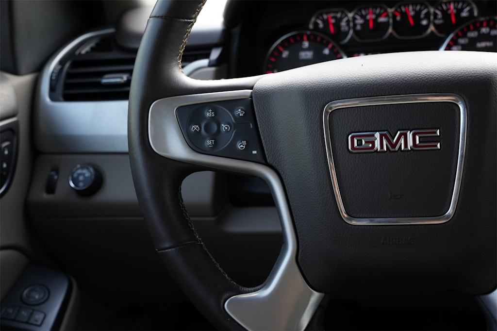 Thumbnail: 2015 GMC Yukon - 23