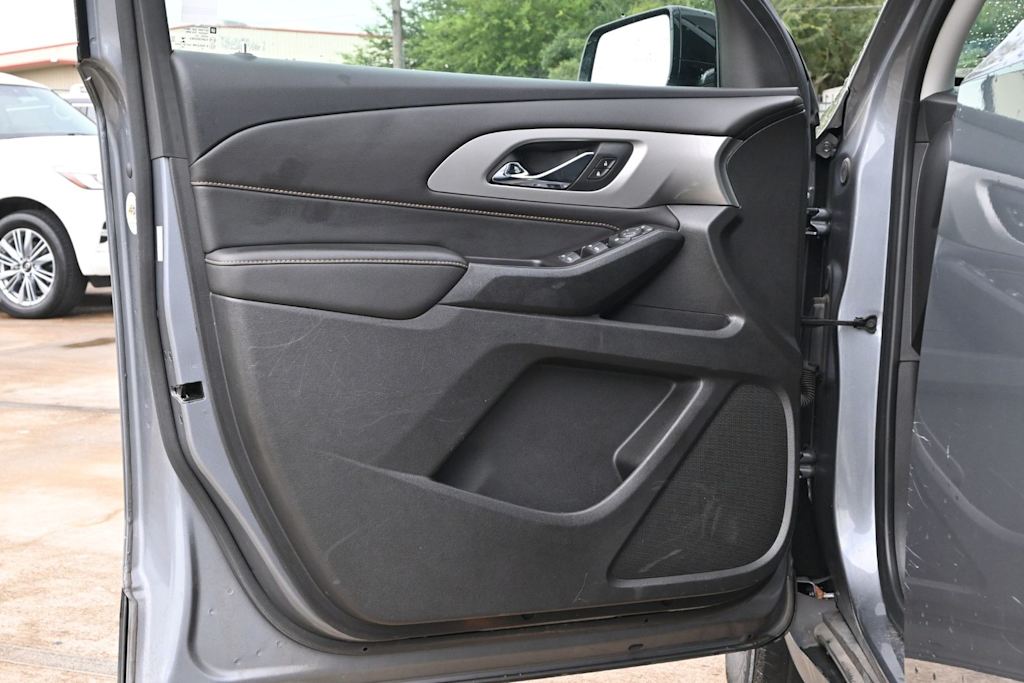 Thumbnail: 2020 Chevrolet Traverse - 25