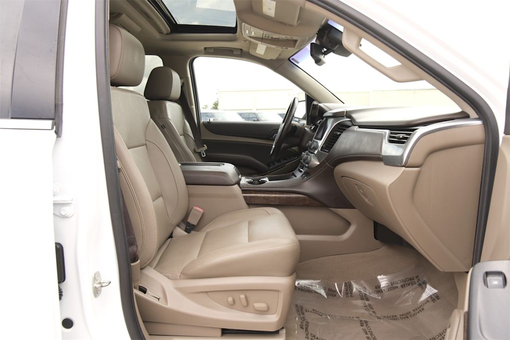 Thumbnail: 2019 Chevrolet Tahoe - 12