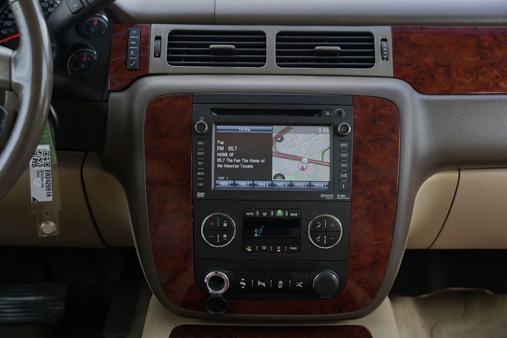 Thumbnail: 2014 Chevrolet Tahoe - 14