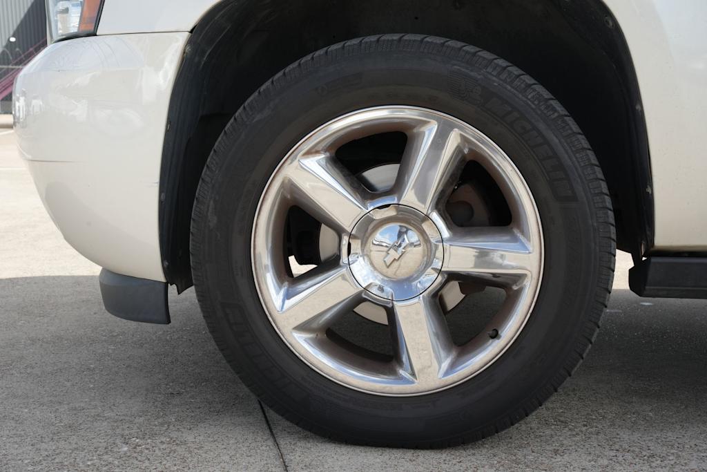 Thumbnail: 2014 Chevrolet Tahoe - 8