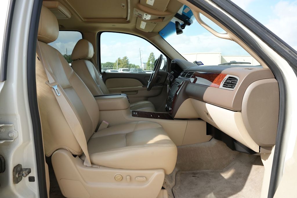 Thumbnail: 2014 Chevrolet Tahoe - 11