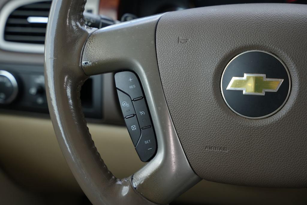 Thumbnail: 2014 Chevrolet Tahoe - 18