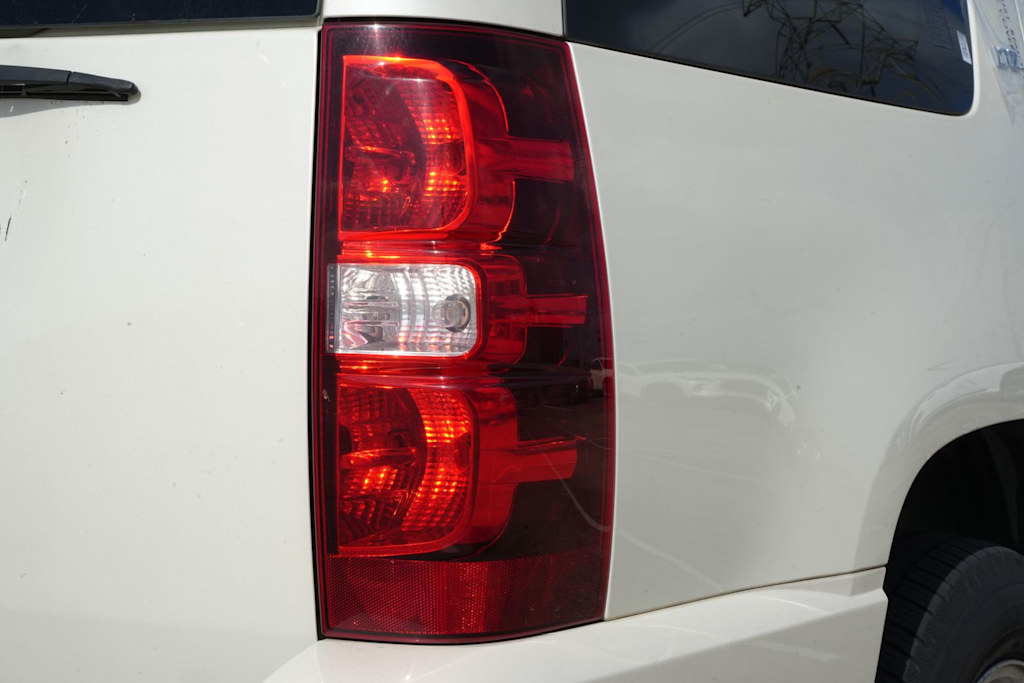 Thumbnail: 2014 Chevrolet Tahoe - 20