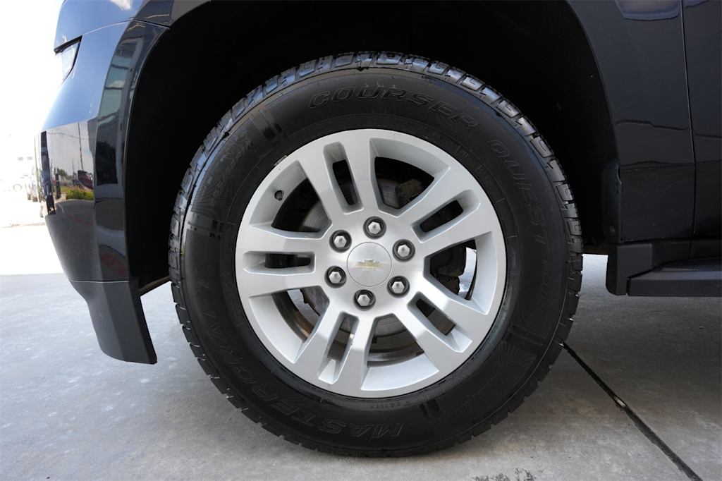 Thumbnail: 2019 Chevrolet Suburban - 8