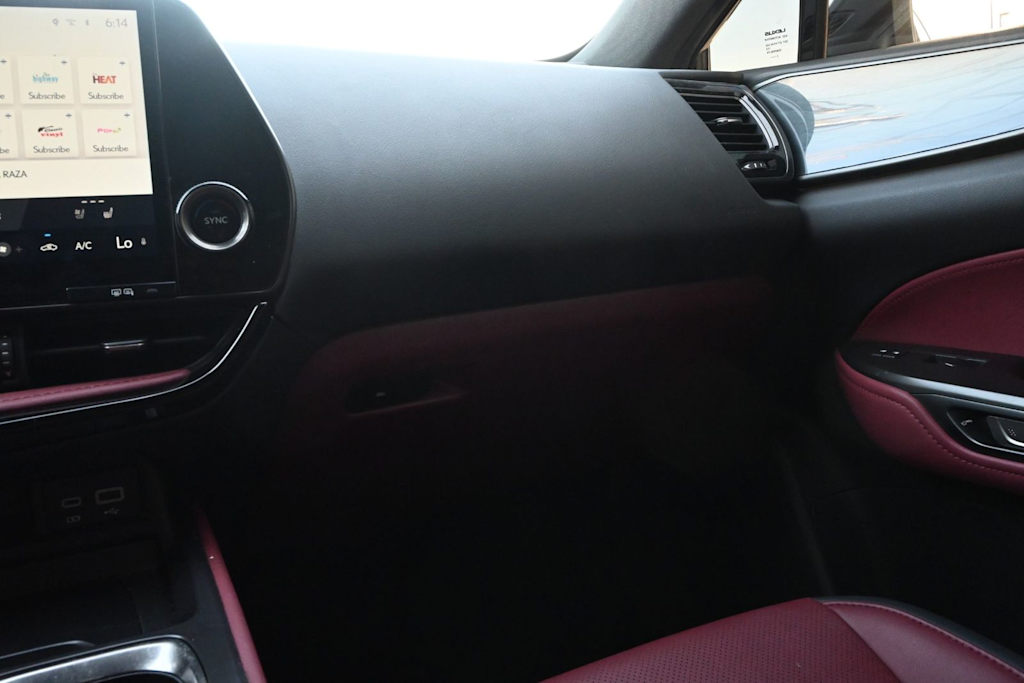 Thumbnail: 2024 Lexus ES - 19