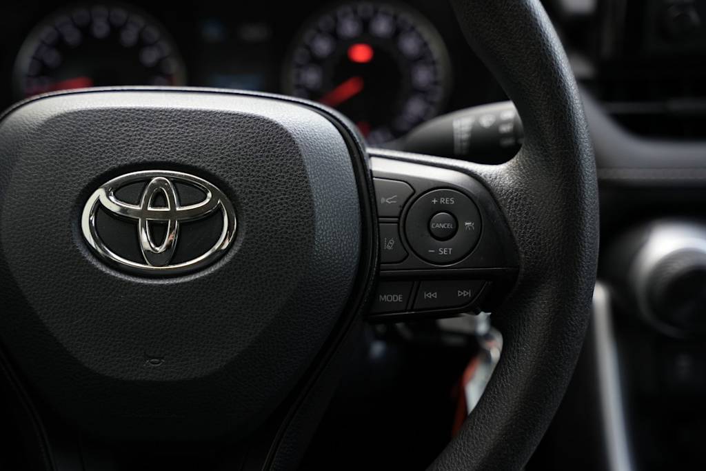 Thumbnail: 2019 Toyota RAV4 - 23