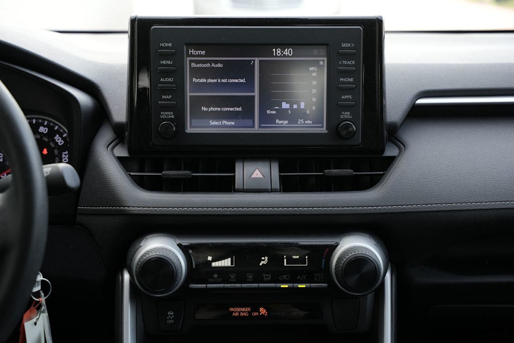 Thumbnail: 2019 Toyota RAV4 - 15