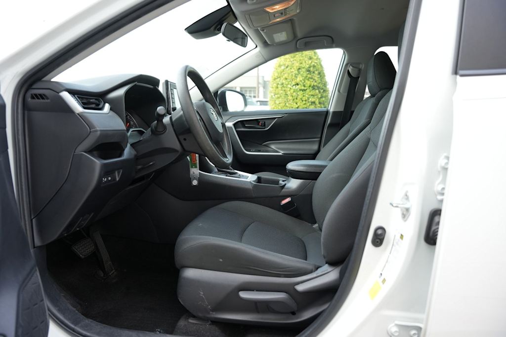 Thumbnail: 2019 Toyota RAV4 - 10