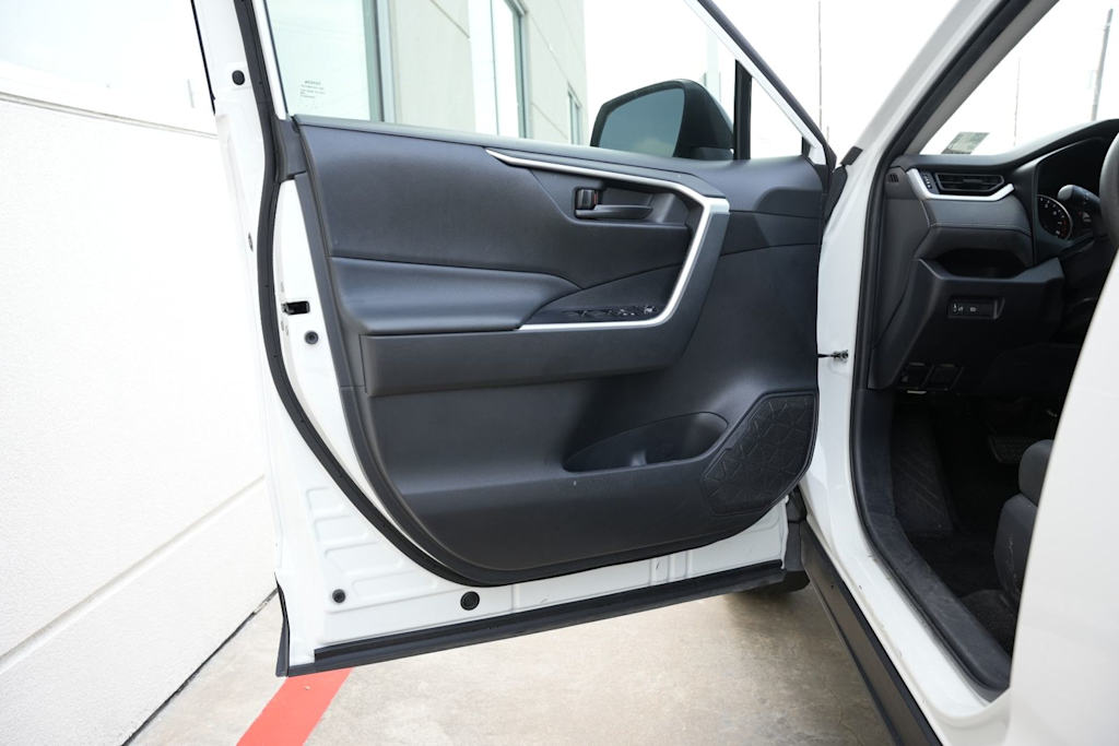 Thumbnail: 2019 Toyota RAV4 - 24