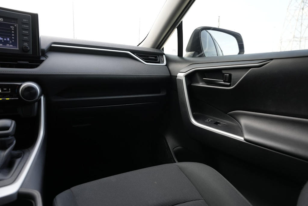 Thumbnail: 2019 Toyota RAV4 - 21