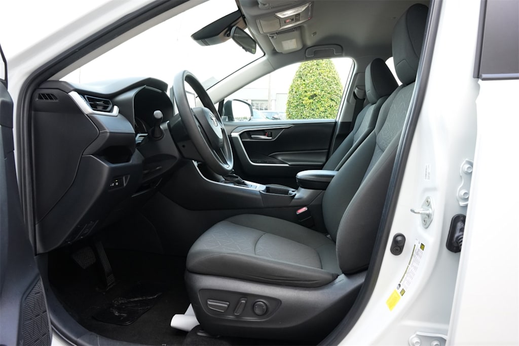 Thumbnail: 2023 Toyota RAV4 - 10