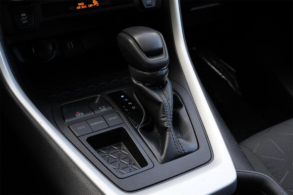 Thumbnail: 2023 Toyota RAV4 - 16