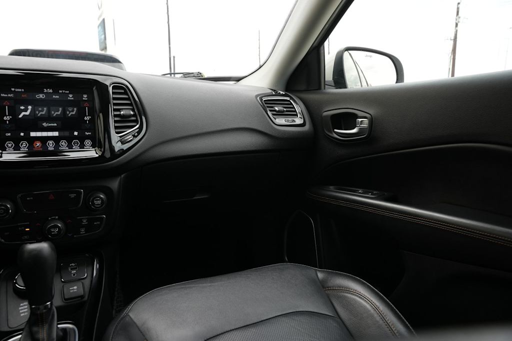 Thumbnail: 2020 Jeep Compass - 9