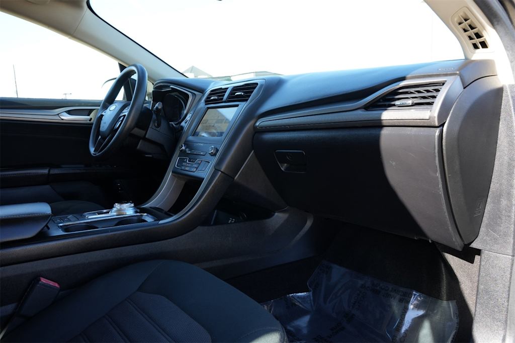 Thumbnail: 2020 Ford Fusion - 26