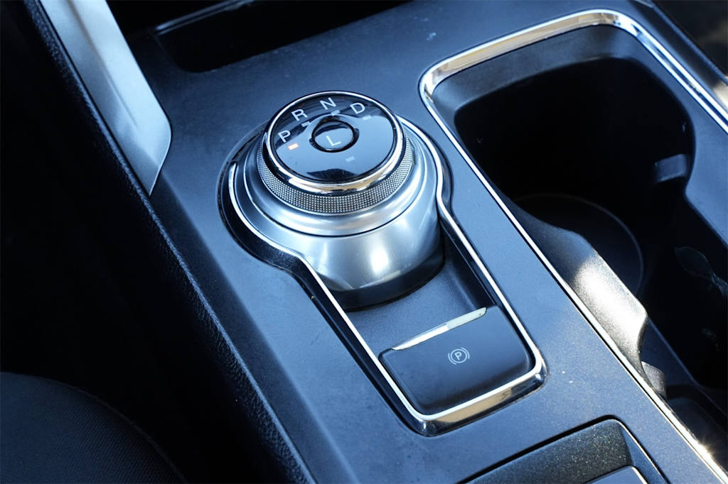 Thumbnail: 2020 Ford Fusion - 16