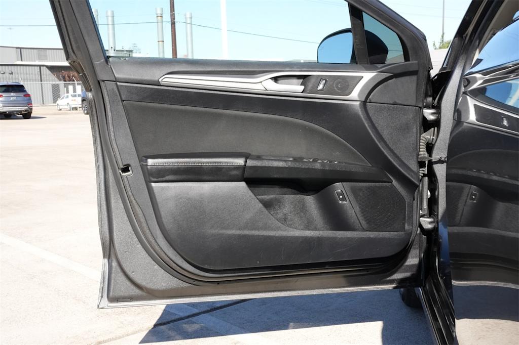 Thumbnail: 2020 Ford Fusion - 24