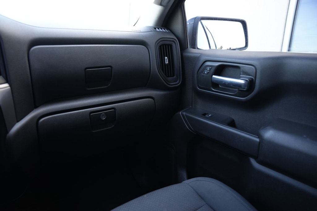 Thumbnail: 2020 Chevrolet Silverado 1500 - 17