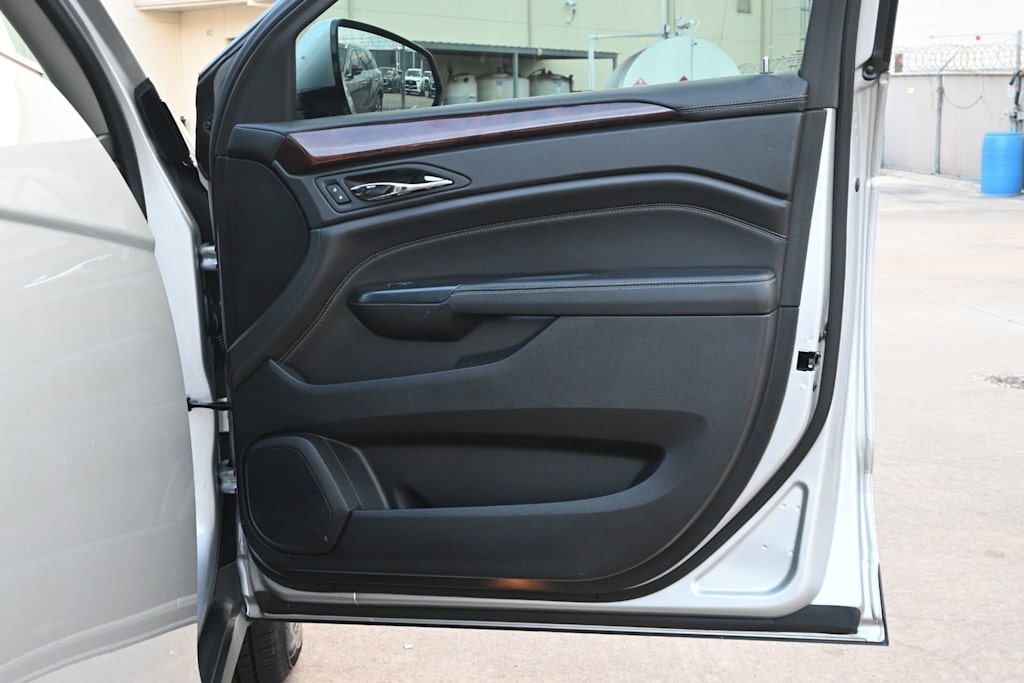 Thumbnail: 2014 Cadillac SRX - 27