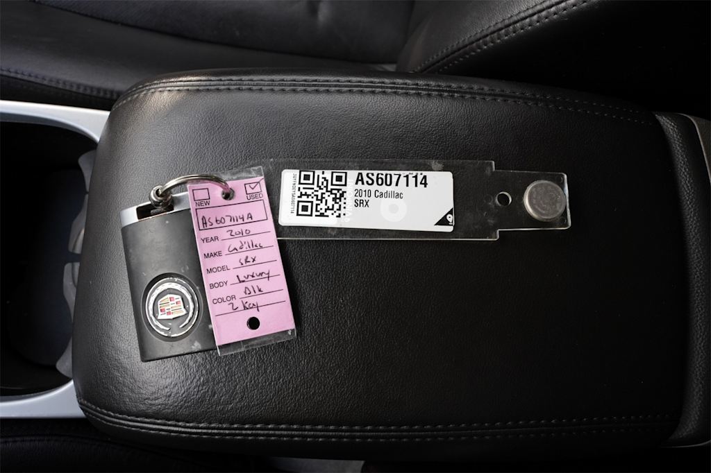 Thumbnail: 2010 Cadillac SRX - 18