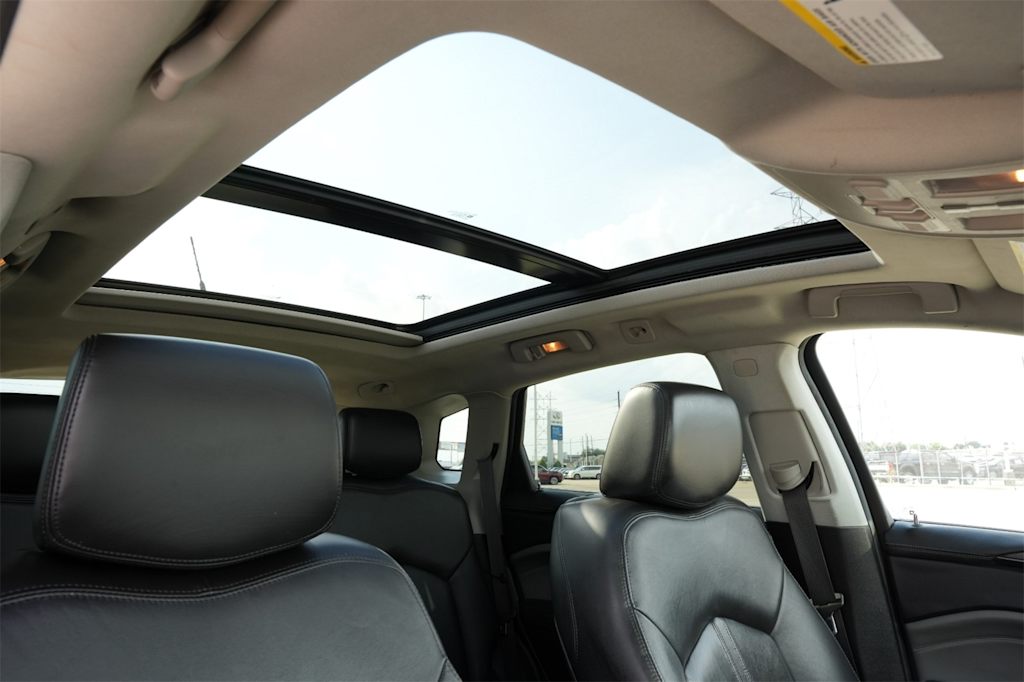 Thumbnail: 2010 Cadillac SRX - 26