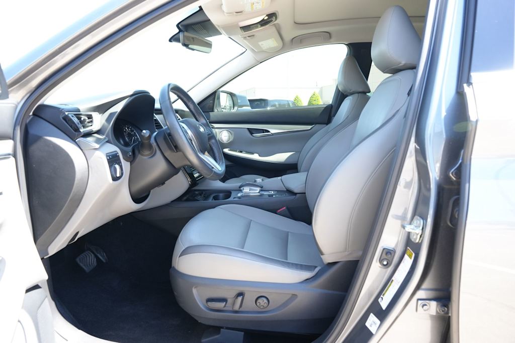 Thumbnail: 2023 INFINITI QX50 - 10