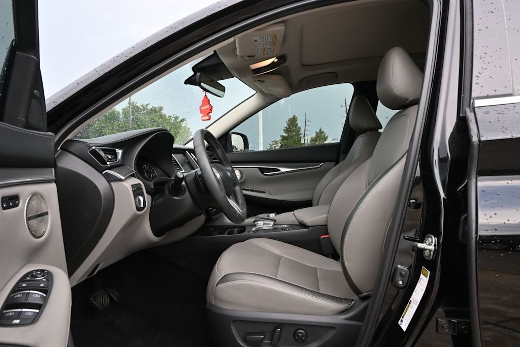 Thumbnail: 2024 INFINITI QX50 - 10