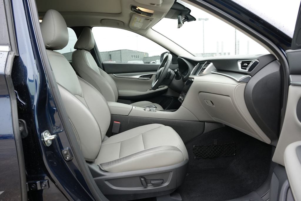Thumbnail: 2023 INFINITI QX50 - 10