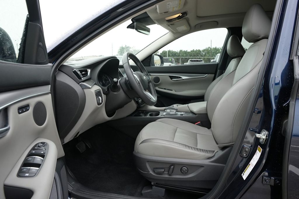 Thumbnail: 2023 INFINITI QX50 - 9