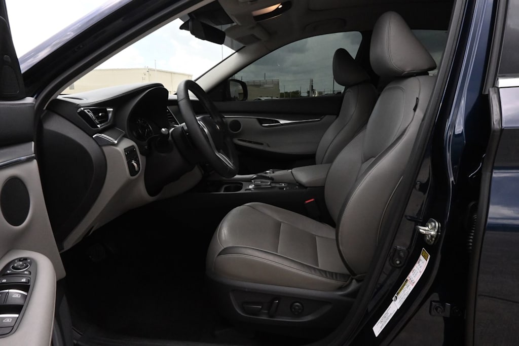 Thumbnail: 2023 INFINITI QX50 - 9