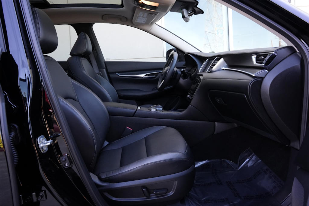 Thumbnail: 2025 INFINITI QX50 - 12