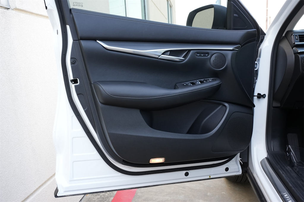 Thumbnail: 2025 INFINITI QX50 - 25