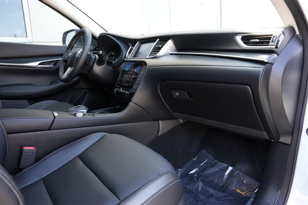 Thumbnail: 2025 INFINITI QX50 - 14