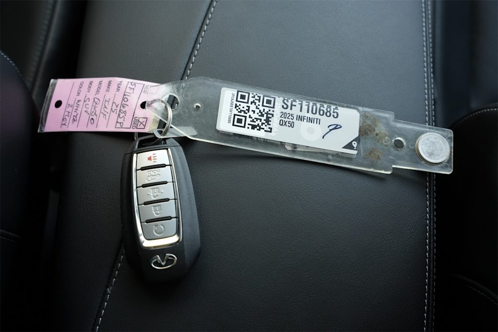 Thumbnail: 2025 INFINITI QX50 - 18