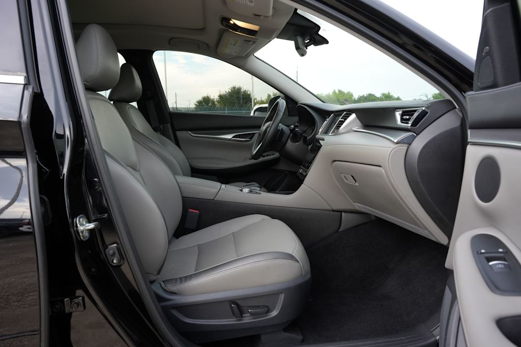 Thumbnail: 2023 INFINITI QX50 - 11