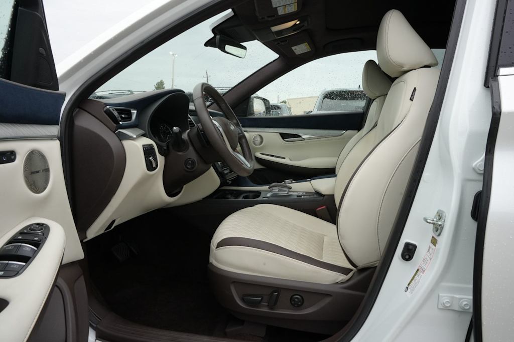 Thumbnail: 2024 INFINITI QX50 - 10