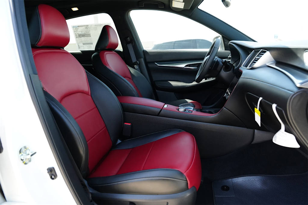 2025 INFINITI QX50 Sport 12