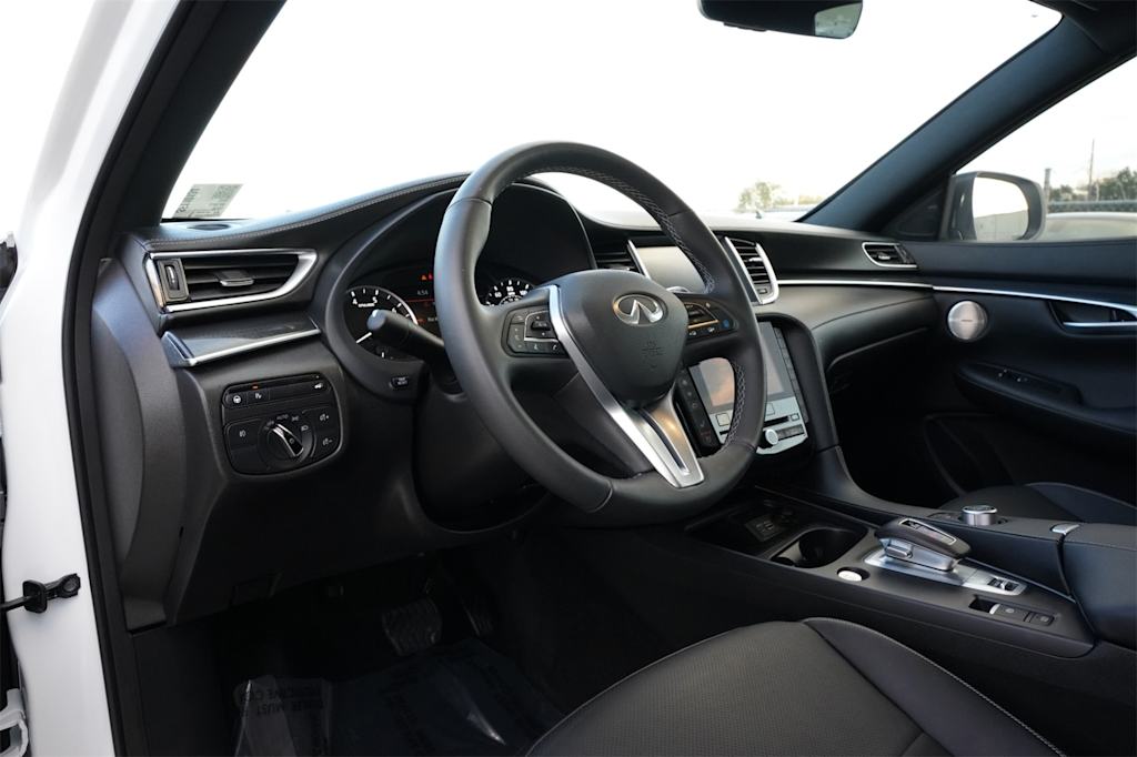 Thumbnail: 2025 INFINITI QX50 - 14
