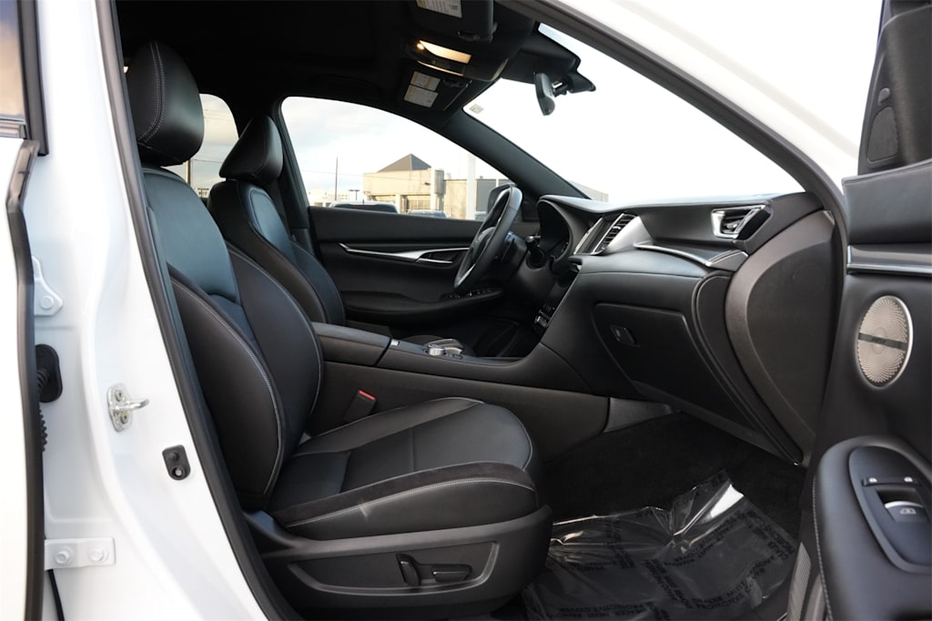 Thumbnail: 2025 INFINITI QX50 - 12