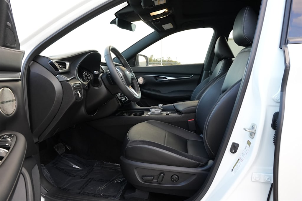 Thumbnail: 2025 INFINITI QX50 - 11