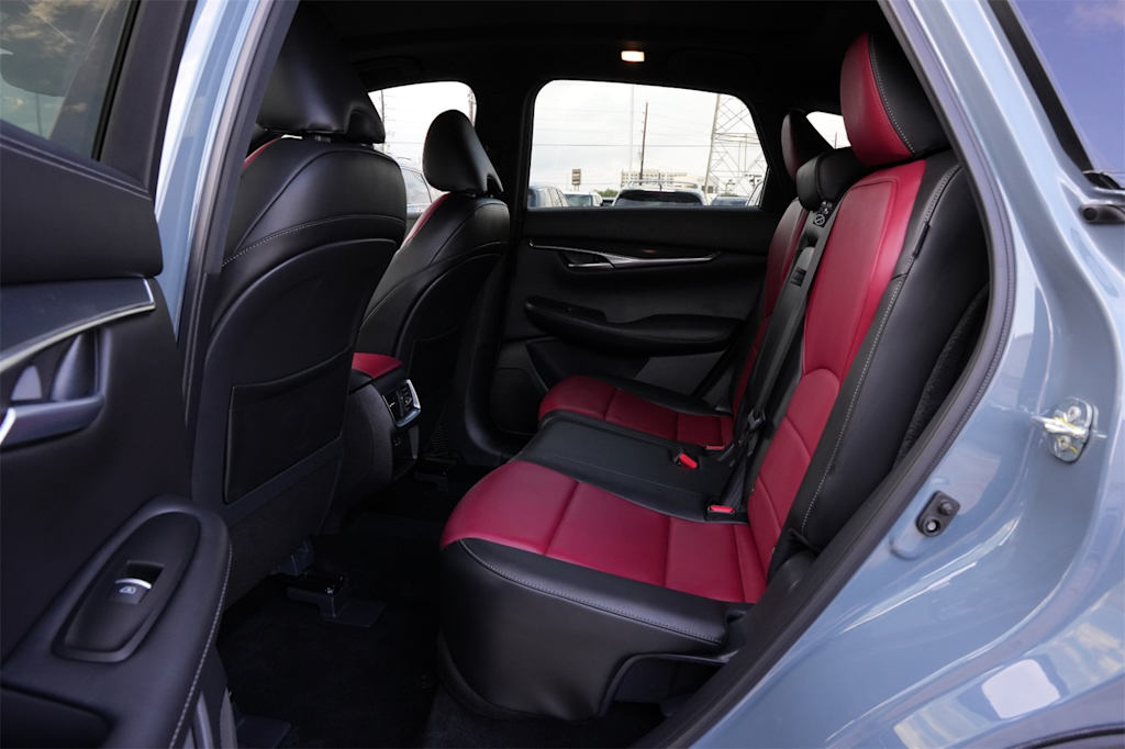 Thumbnail: 2025 INFINITI QX50 - 12