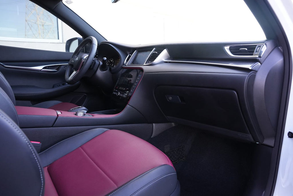 Thumbnail: 2025 INFINITI QX50 - 13