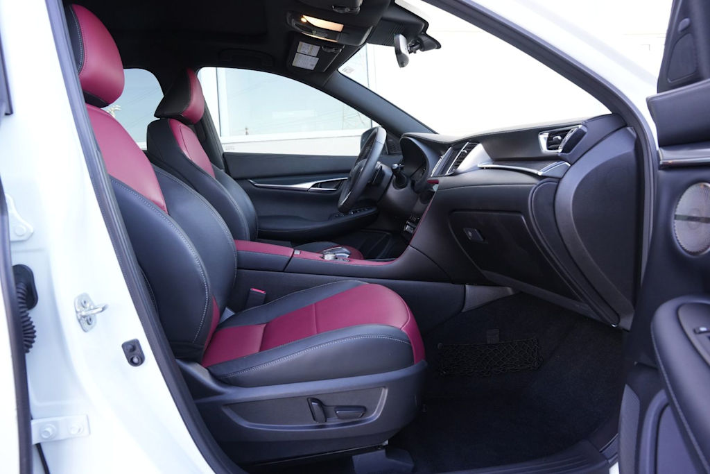 Thumbnail: 2025 INFINITI QX50 - 25